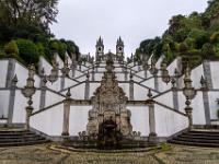 Brunnen Fonte da Audição am Treppenaufgang zur Wallfahrtskirche - Braga